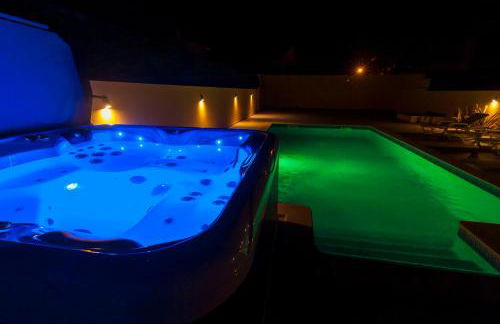 villa Aqua-Jacuzzi-heatable pool-sauna-gym-snooker - Foto 7