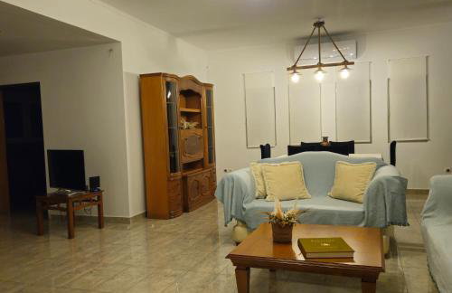 Grace and Harmony of Ancient Corinth - Foto 43