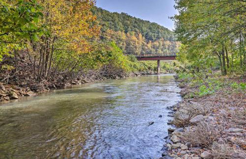 Historic Sears River Home (Main Level) on 10 Acres - Foto 17