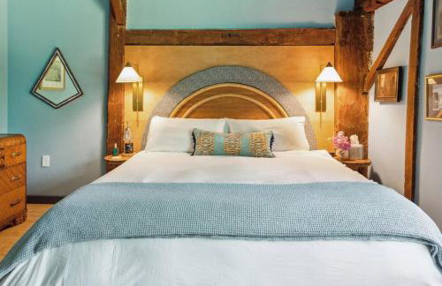 Unique Fully Restored Landmark Barn in Hudson - Foto 27