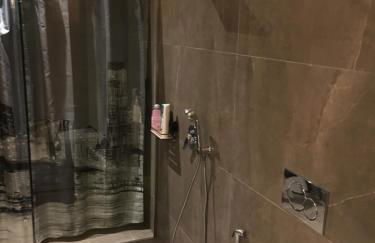 Peach Pine House - Escape Near City, Beach and Athens Airport - Foto 23