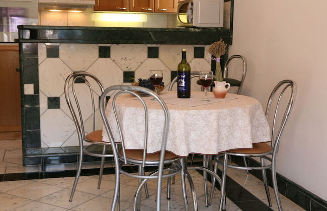 Sea front stone house - Photo 48