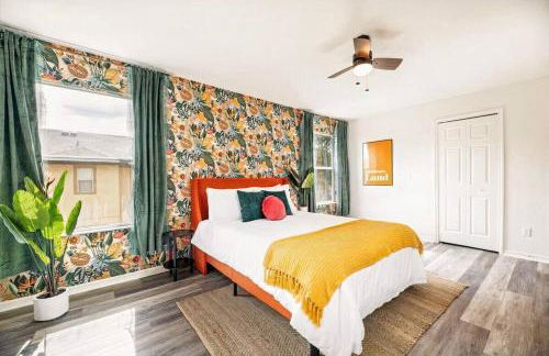 Disney World Cinderella Castle Lazy River Pool & Game Room - Foto 4