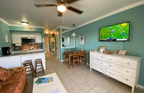 Ocean Views - Heated Pool - Hot Tub - Corner Unit - steps to beach - SS 29 - Foto 6