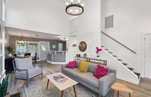 The Paramour comfy home with ground floor bedroom and fenced in yard - Foto 13