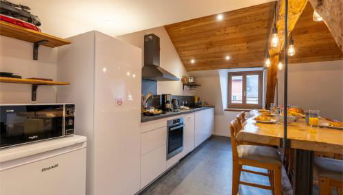 Pépite Alpine - Centre ville - WIFI - Foto 4, stove, dishwasher