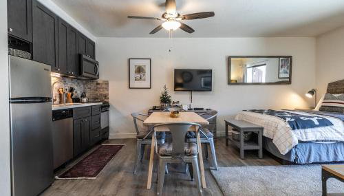 Beautiful Deluxe Studio w/Lake View #245 at Donner Lake Village - Foto 3