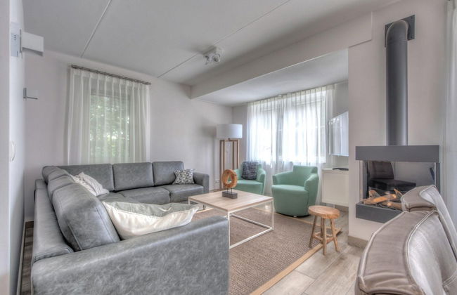 Relax in Coastal Luxury - Photo 6