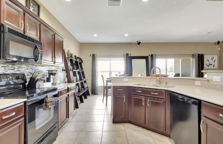 Valrico's Hidden Gem A Stunning 3-Bedroom Oasis Awaits! - Foto 19