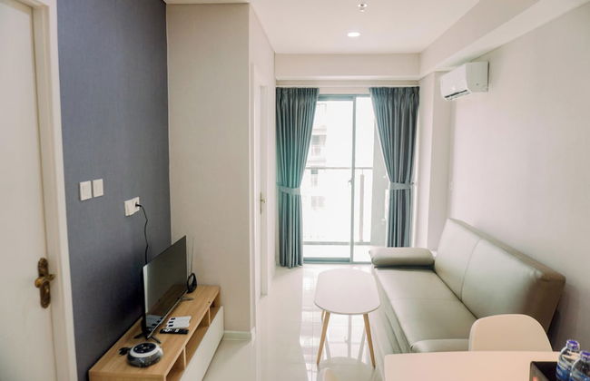 Comfort 1Br With Working Room At Daan Mogot City Apartment - Foto 8