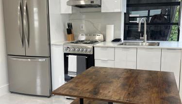 Transit-Friendly Flamingo Park Hideaway - Foto 2