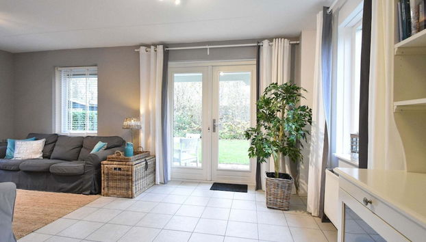 Quaint Holiday Home in Zonnemaire With Roofed Terrace - Photo 5, Salle de séjour