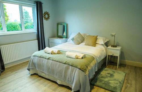 Large open plan villa with garden near the Thames - Photo 19