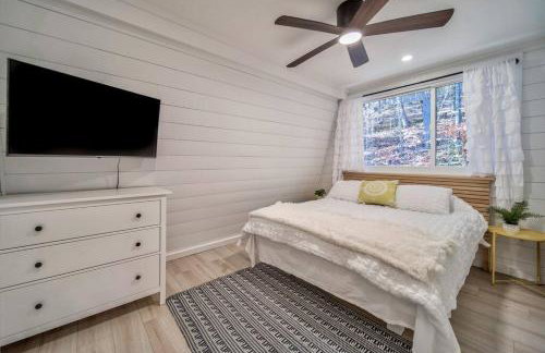 Modern Cabin with View, Pet-Friendly, Close to town - Foto 7