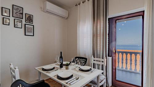 2 Bedroom Nice Apartment In Prigradica - Foto 4