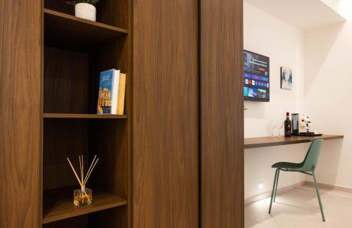 Nora's Suites - Photo 86