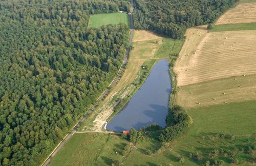Une Maison de Campagne Atypique au Bord de L'eau - Foto 42