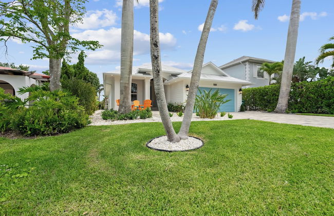 Sardinia Vacation Rental: Delightful Coastal Home near Vanderbilt Beach. Relax in a Private Pool and Spacious 4-BR Retreat with Modern Amenities. Ideal for Families. Minutes from Mercato and Local Attractions - Foto 41