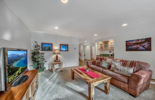 Black Bear Villa - large 4 BR 4 BA hot tub game room - Foto 9