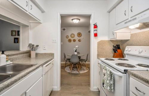 Towne Plaza Apartments #111 in the Galleria Area - Foto 13