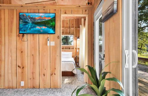 Waterfront 1BR on Working Farm with Deck and View - Foto 19