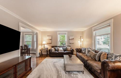 Steps to Dtwn Plymouth! Home with Dog-Friendly Yard - Foto 2