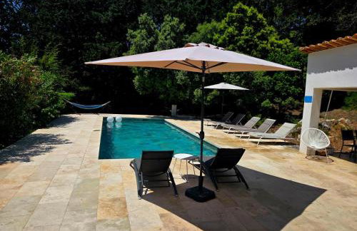 La Bastide Blanche Magnifique villa 5 étoiles 5 chambres et piscine privée sur 6500 m VAR - Photo 3