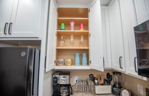 Cozy 1-Bedroom Getaway with All the Essentials - Foto 15