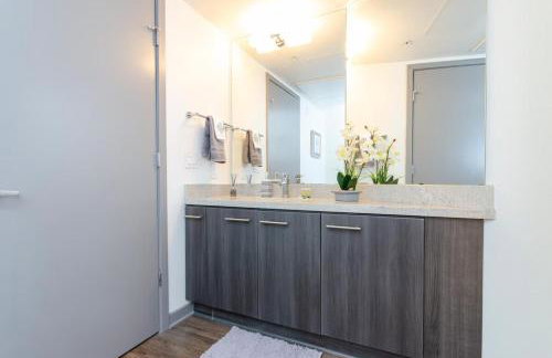 Charming 3 Bedroom Apartment with Pool Near San Diego Convention Center - Foto 17