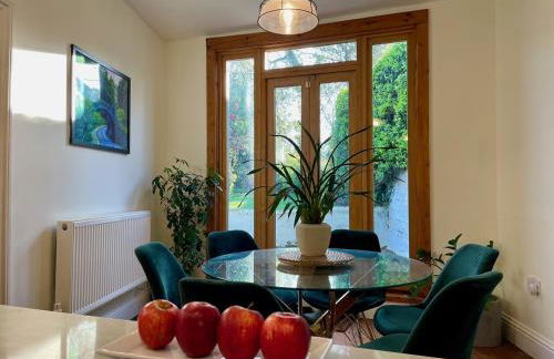 Gorgeous 4 bedroom Townhouse - Photo 18