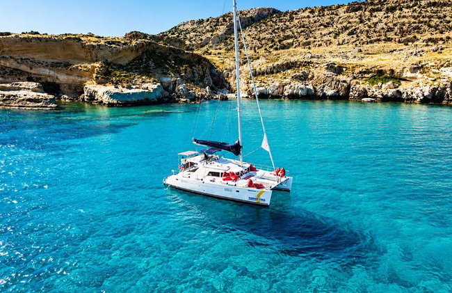 Rodas : Crucero en catamarán de 3 horas a Anthony Quinn, Ladiko & Afandou - Foto 2