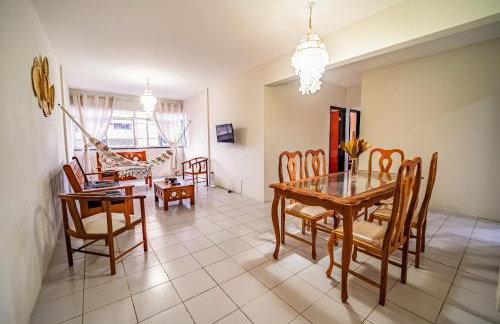 Apartamento a 1 quadra da praia - Foto 1