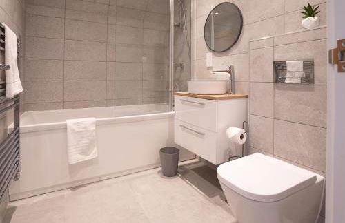 The Stables Stylish cottage with hot tub and parking - Pass the Keys - Photo 19