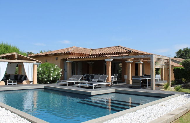 Holiday Home With Large Garden and Pool - Foto 1
