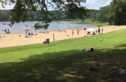 Family-Friendly 3BR Home w Bunk Room & Yard - Photo 47