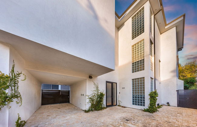 Dream Beverly Hills Mansion W. Pool - Photo 25