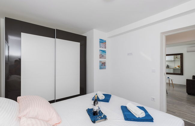 Apartment Semi - Photo 6