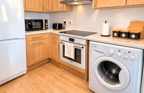 Central Comfort Southampton, Free Parking - Photo 13