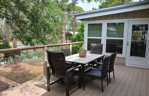 Dog Friendly-Short Walk to Beach-Canal Front-Screened Porch-Peaceful - Foto 21