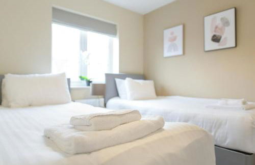 Stunning Garden House with Free WIFI and Parking - Foto 7