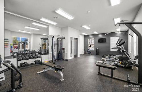 Deluxe 2BR Near Amp, Culture & Walmart wPool - Photo 9