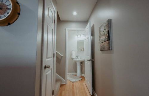 Stylish City Condo Near Top Restos & Nightlife - Foto 37