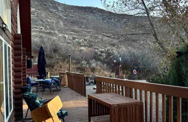 Large Off-Grid Luxury Cabin- creek land & views - Foto 43