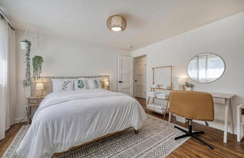 Zen Haus Garden Retreat, prime location, Luxe amenities - Photo 24