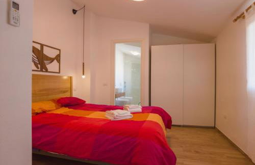 Attic With a View - Foto 17