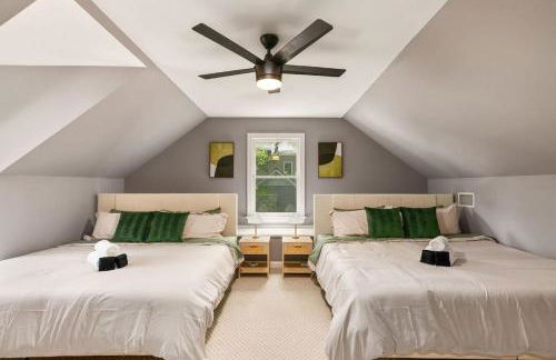 The Greensboro Manor HotTub FirePit Basketball 15 Min To Sedgefield CC - Photo 10