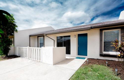 Near Beaches & IMG Academy, Mins to Downtown Oasis Villa Retreat - Photo 14