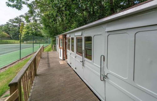 Railway Carriage accommodation with tennis court! - Foto 17