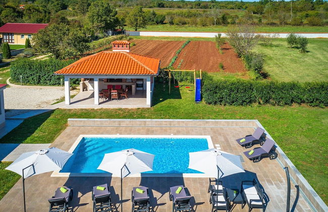 Detached Holiday Home With Swimming Pool, Near the Beach - Foto 23