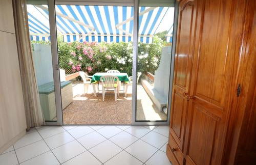 Studio Cabine avec terrasse ensoleillée, piscines, parking privé, à 500m de la plage - FR-1-307-133 - Foto 4